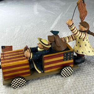 Williraye Studio Americana Patriotic Car Figurine WW1330 Stars Stripes Dog 2001
